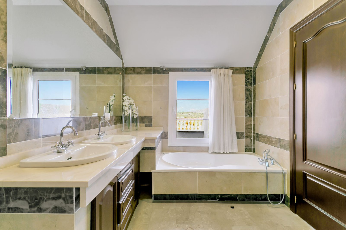 4c7f2b22d38036a653f0930945acb1f0 - 16