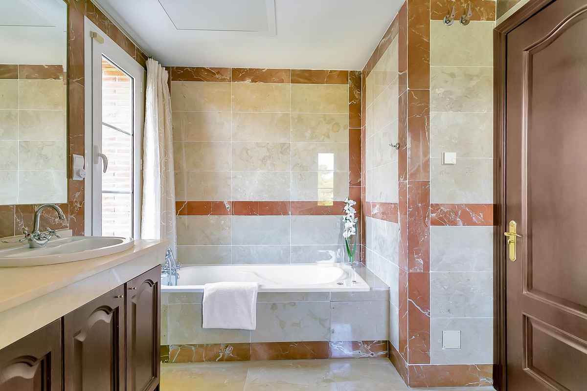 4c7f2b22d38036a653f0930945acb1f0 - 27