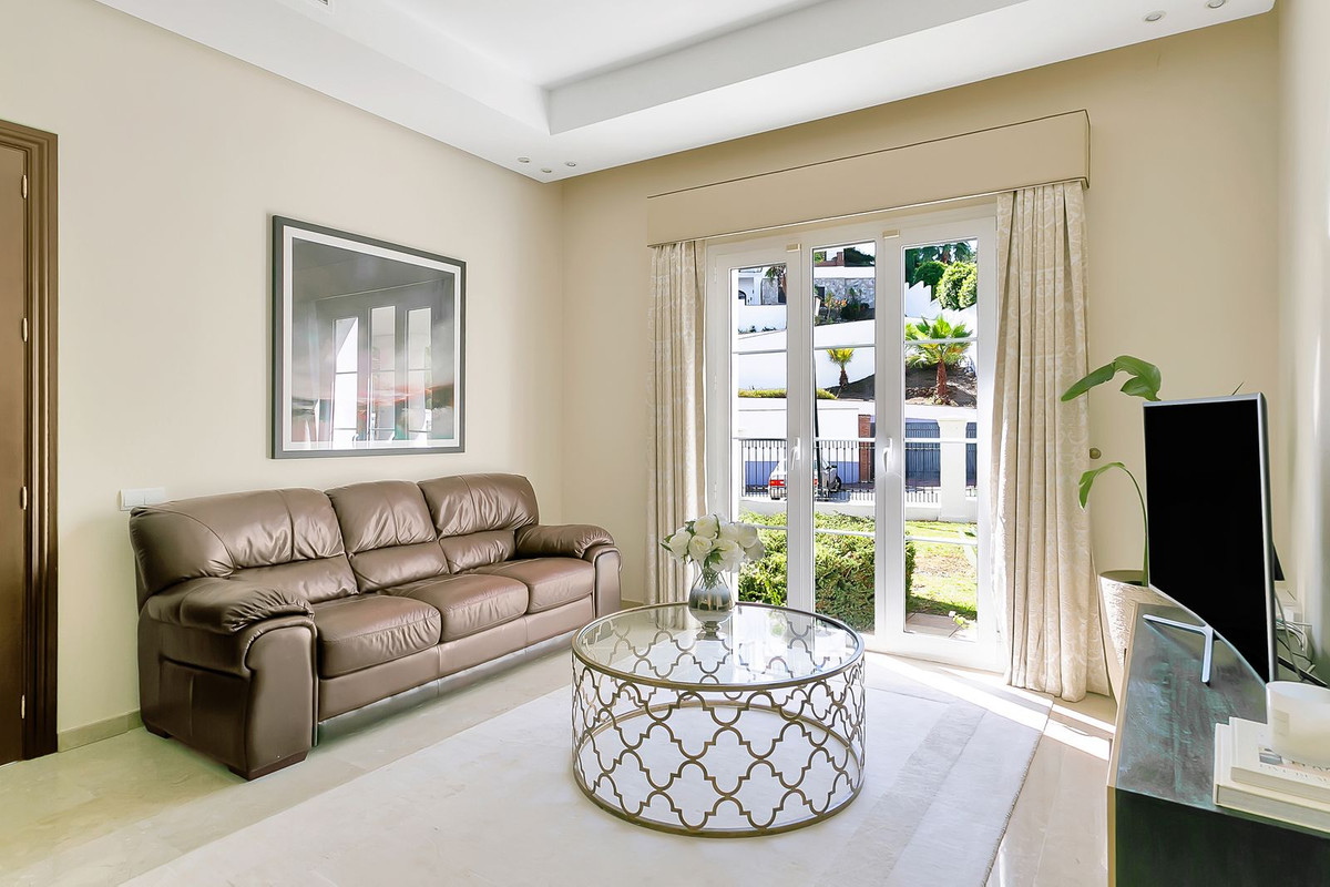 4c7f2b22d38036a653f0930945acb1f0 - 44