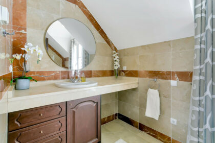 4c7f2b22d38036a653f0930945acb1f0 - 71