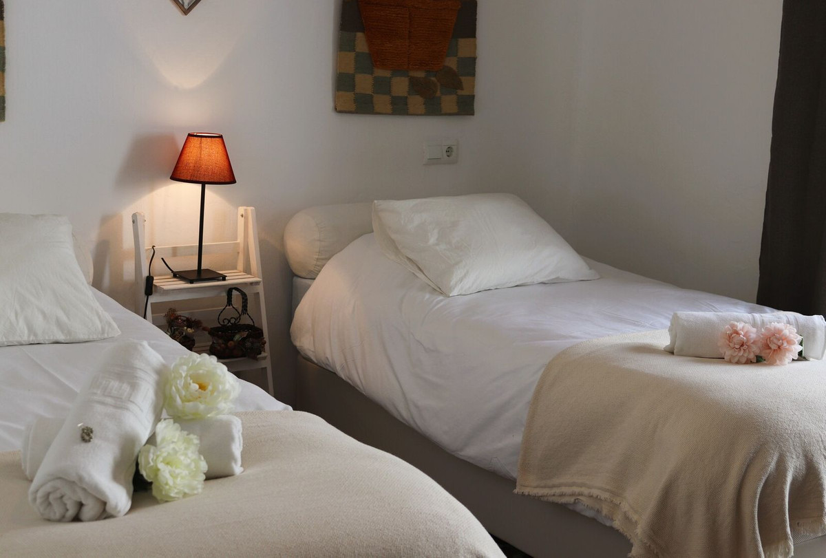 4d84c1c1519b547d3782d20071210048 - 10