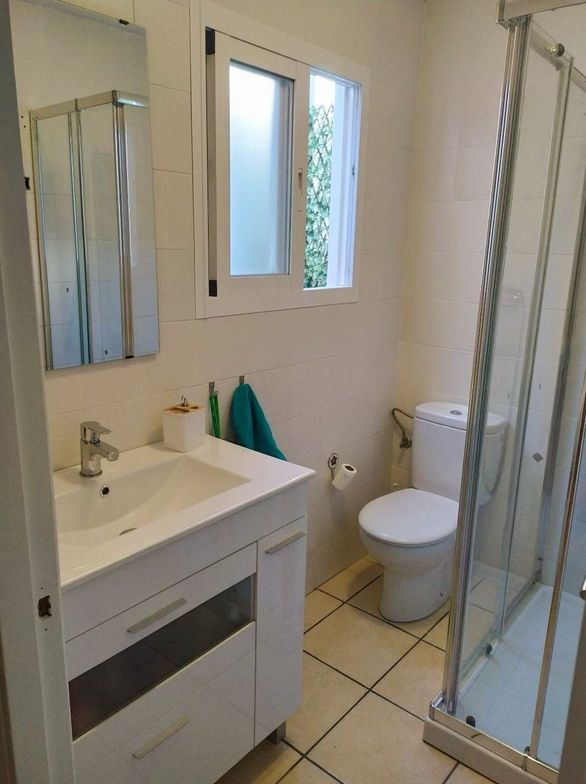 4d84c1c1519b547d3782d20071210048 - 12