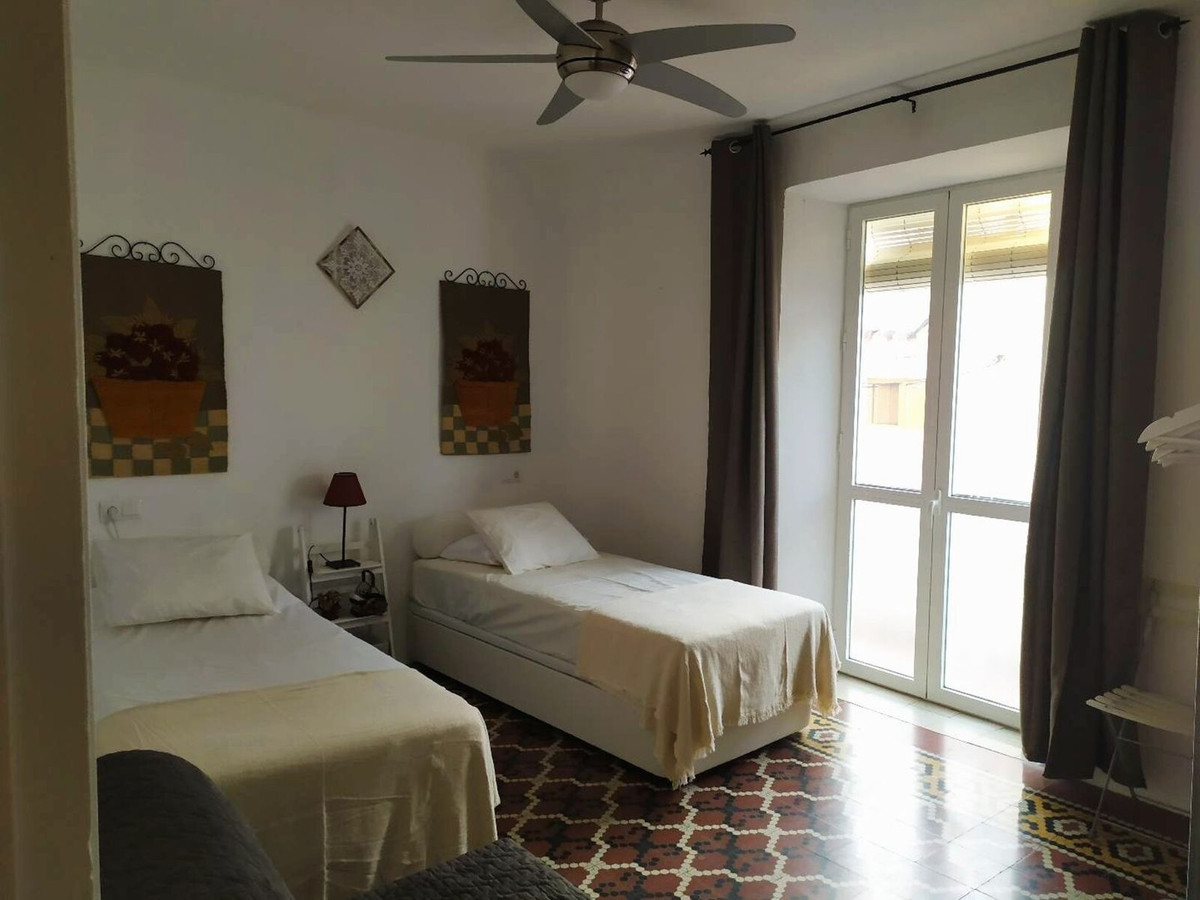 4d84c1c1519b547d3782d20071210048 - 8