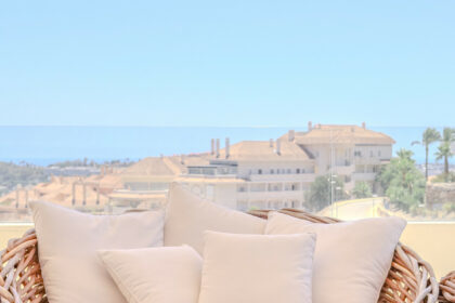 4e283d955f94d50eb8b3f022925c1019 - 11