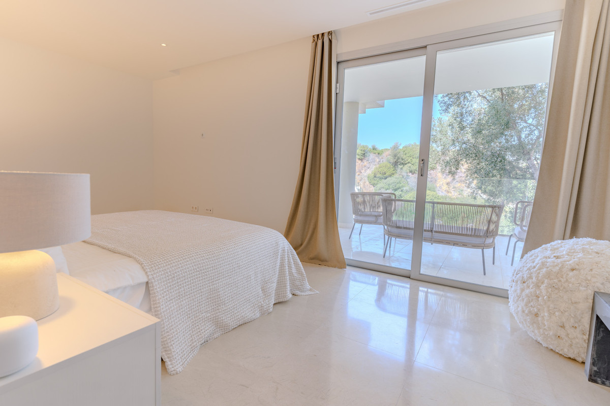 4e283d955f94d50eb8b3f022925c1019 - 19