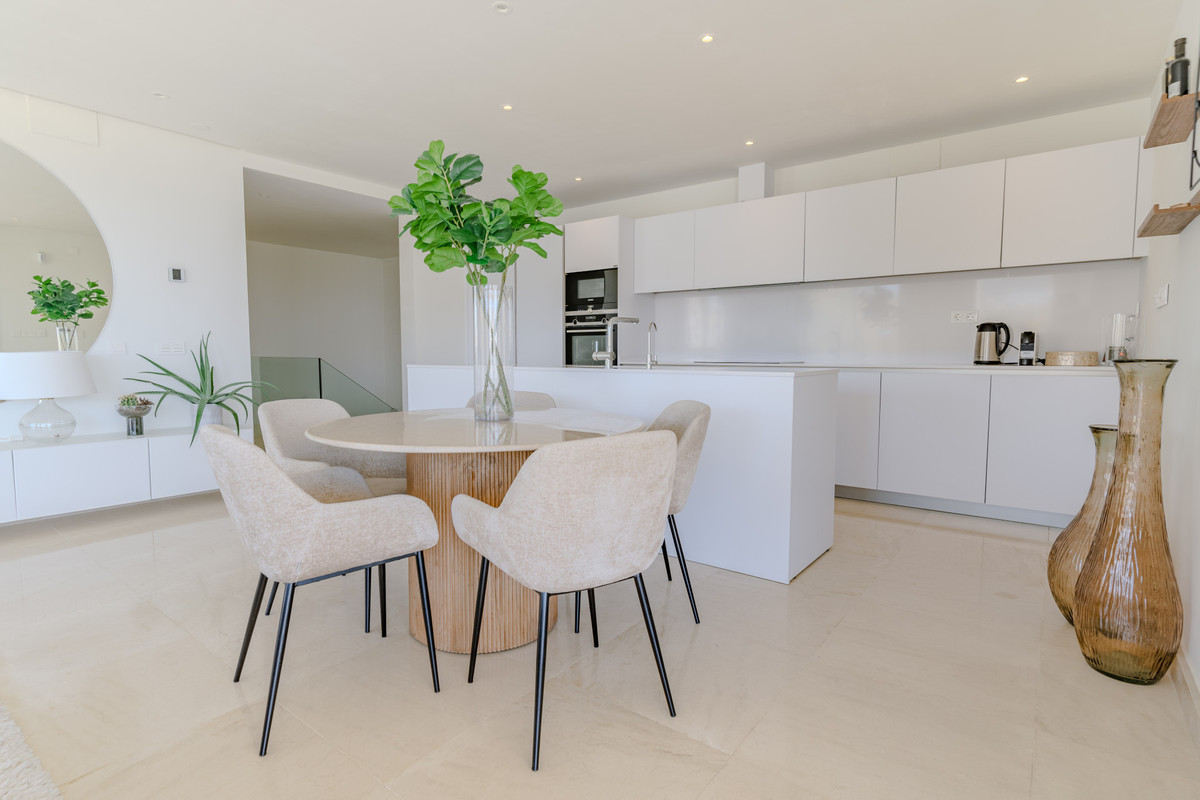 4e283d955f94d50eb8b3f022925c1019 - 4