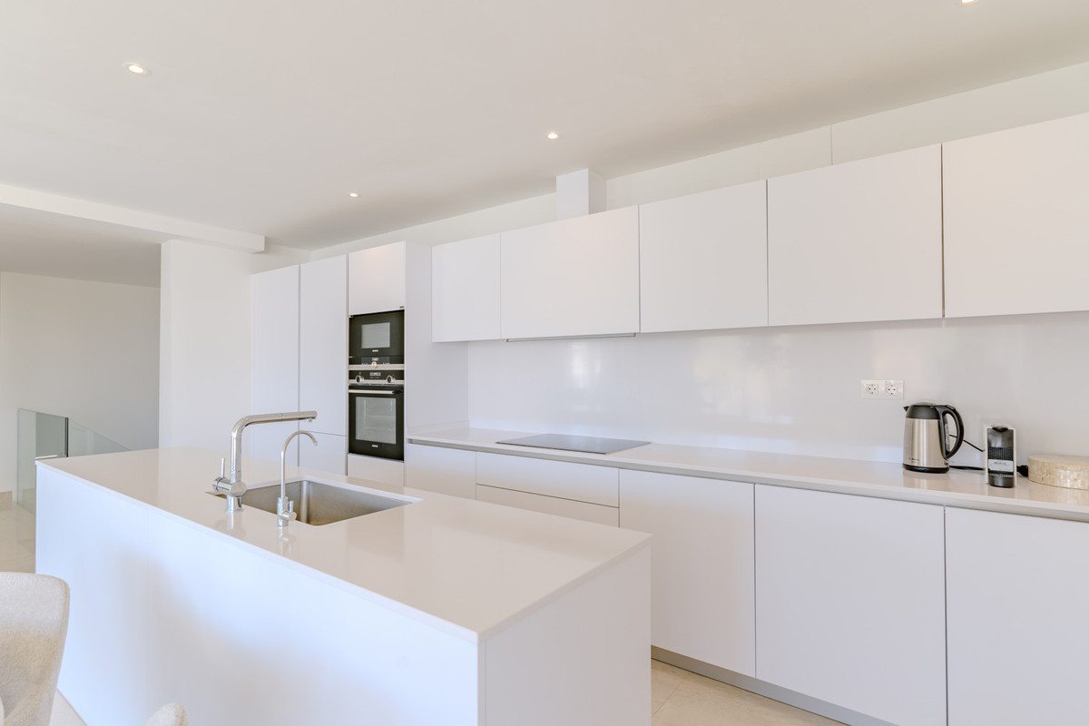 4e283d955f94d50eb8b3f022925c1019 - 5