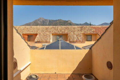 4e4c2e215ce70edf205af5ae44948b53 - 10