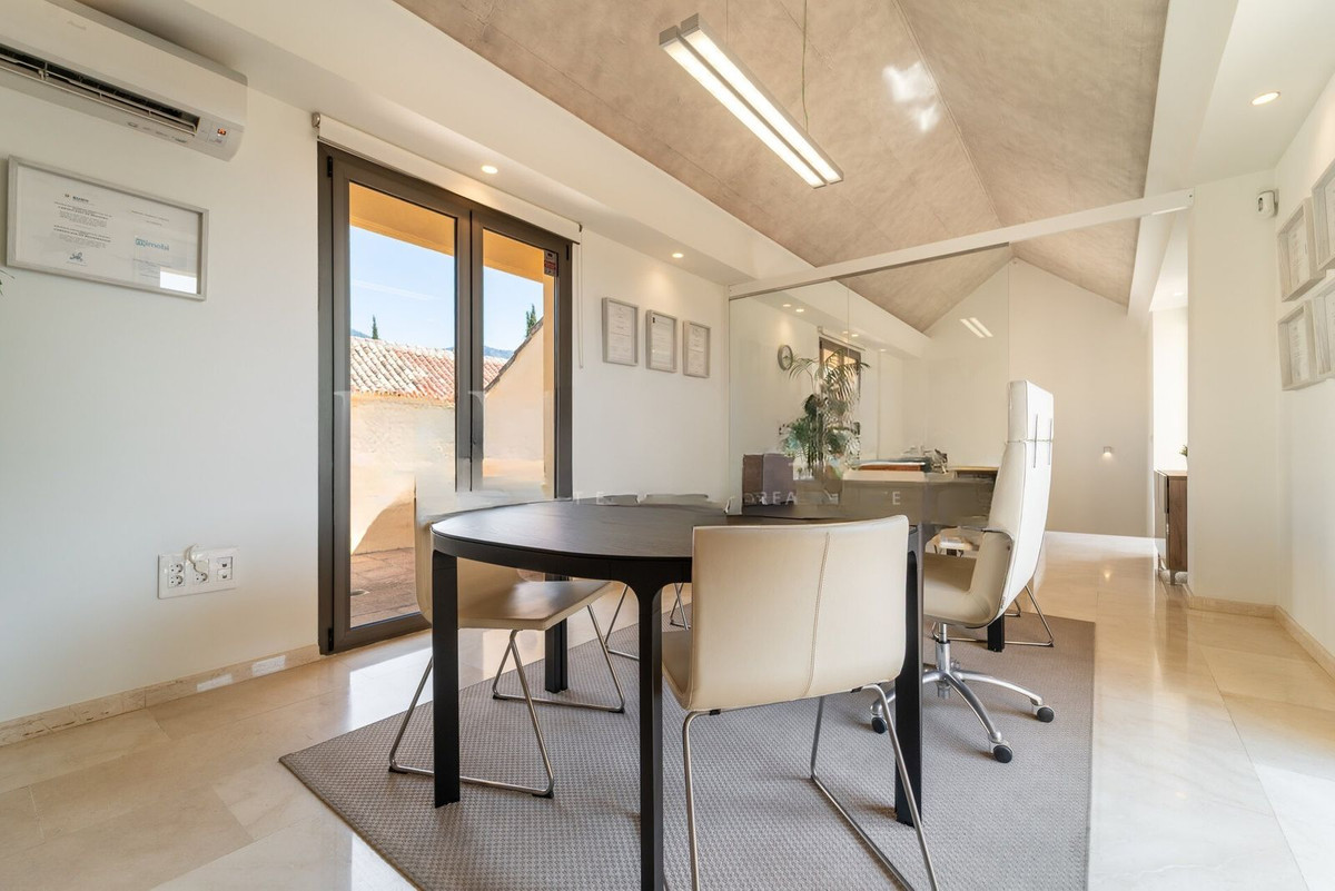 4e4c2e215ce70edf205af5ae44948b53 - 15