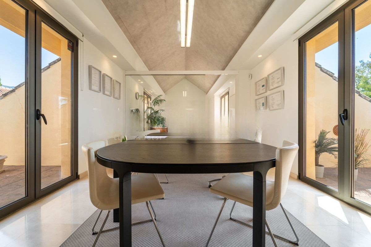 4e4c2e215ce70edf205af5ae44948b53 - 17