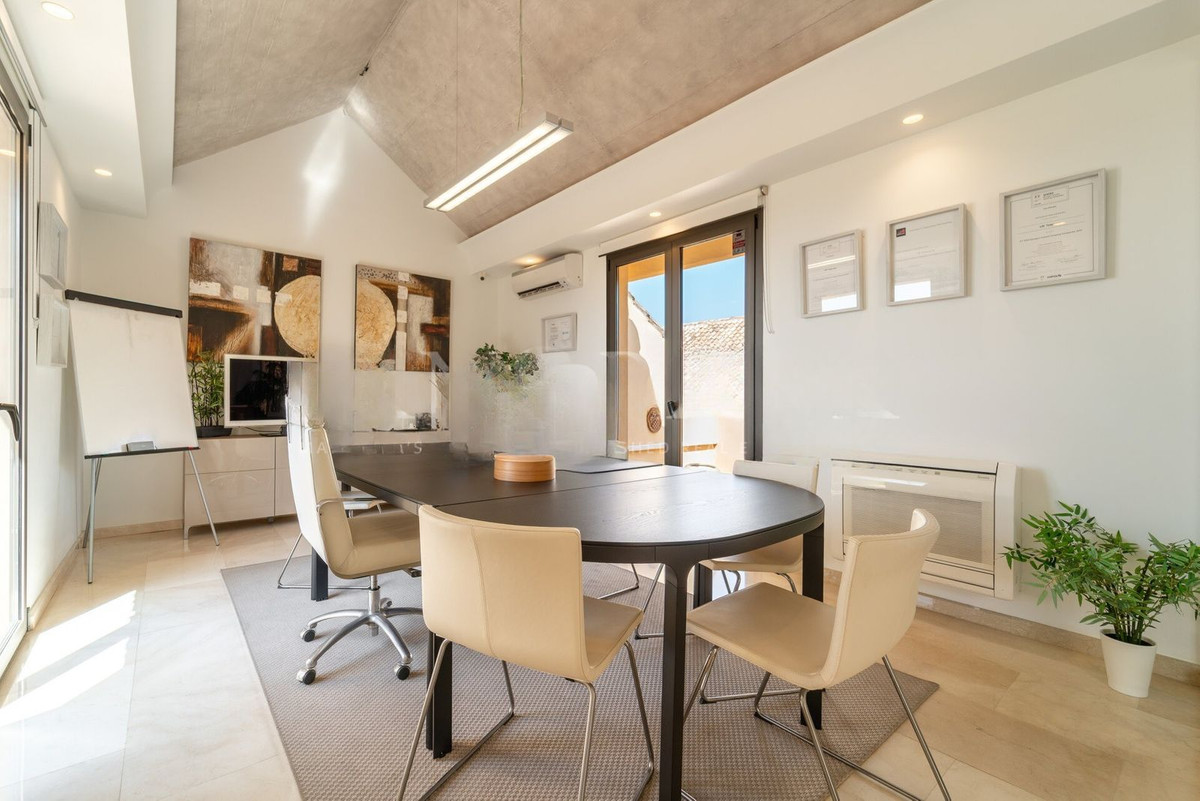 4e4c2e215ce70edf205af5ae44948b53 - 20