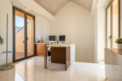 4e4c2e215ce70edf205af5ae44948b53 - 23