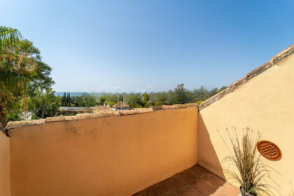 4e4c2e215ce70edf205af5ae44948b53 - 24