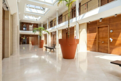 4e4c2e215ce70edf205af5ae44948b53 - 4