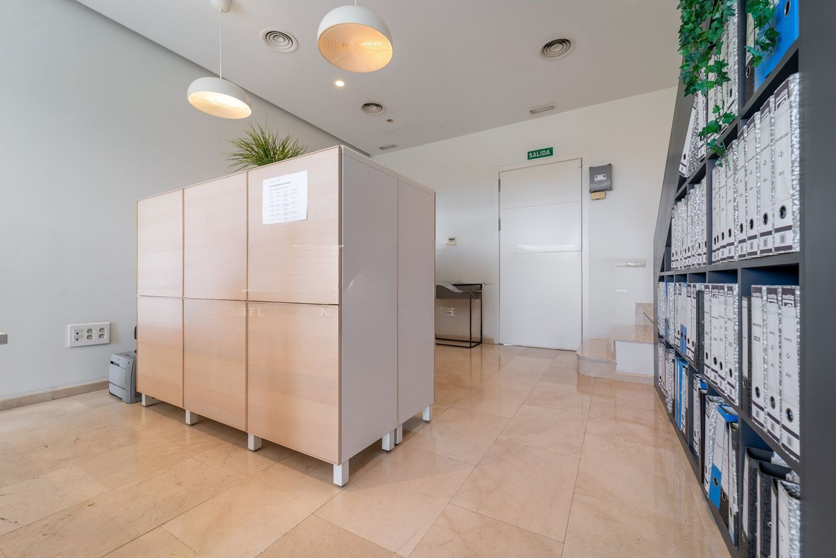 4e4c2e215ce70edf205af5ae44948b53 - 9