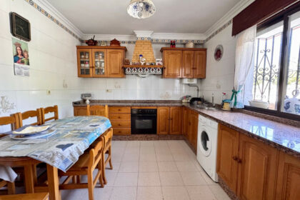 4f4a014500eaea3adf4060206d2b04d4 - 11