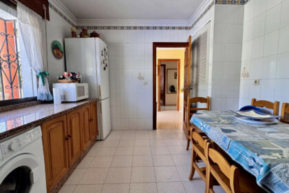 4f4a014500eaea3adf4060206d2b04d4 - 12