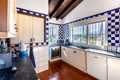 533851f610faf0399a1e3f4ab1ad92cb - 11