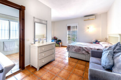 533851f610faf0399a1e3f4ab1ad92cb - 25