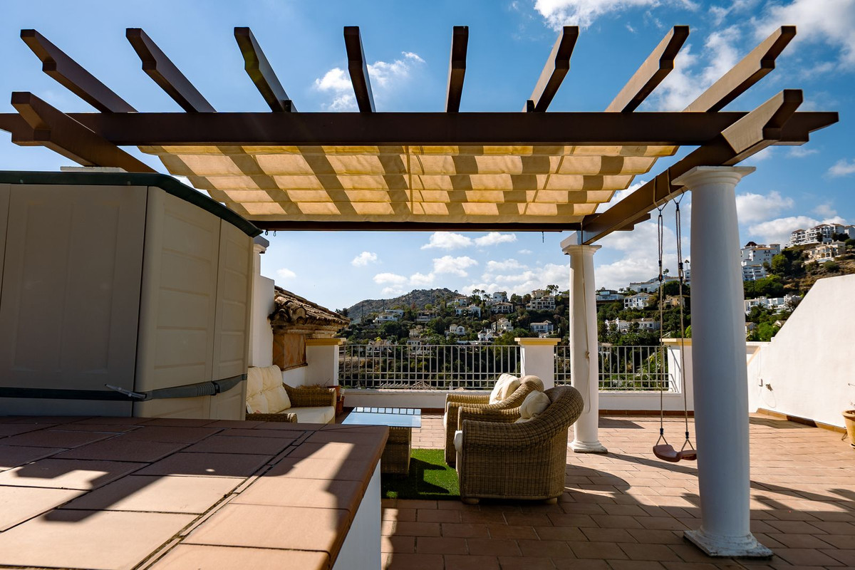 53957aeadd7e4ce1ed546ed120898963 - 12