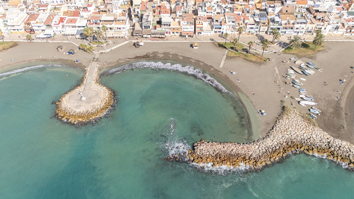 551453c278635d219952f47141886cc0 - 27