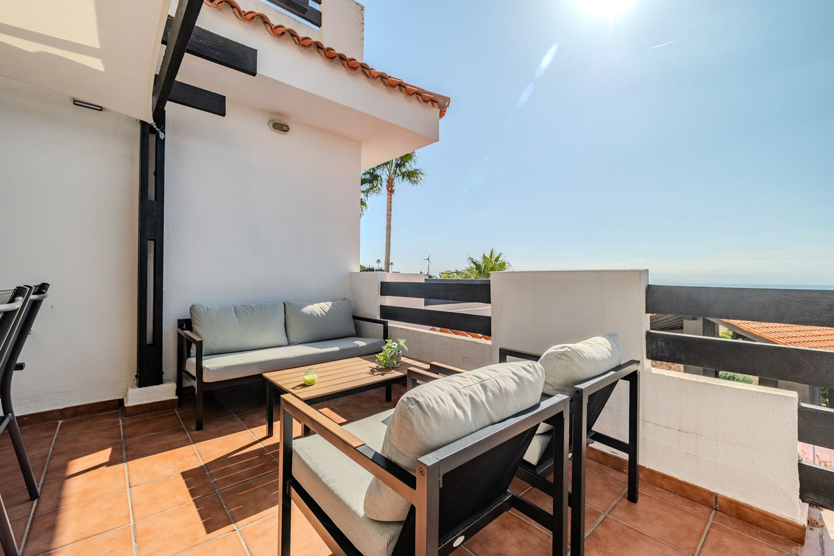 5549fe8352bf0c6b2ce1bdb5ef74b98e - 12