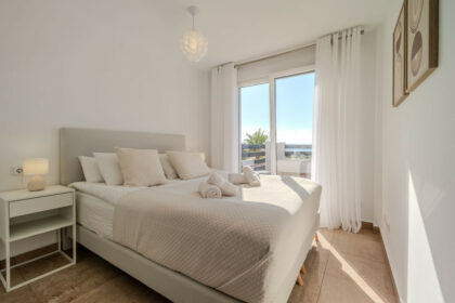 5549fe8352bf0c6b2ce1bdb5ef74b98e - 4