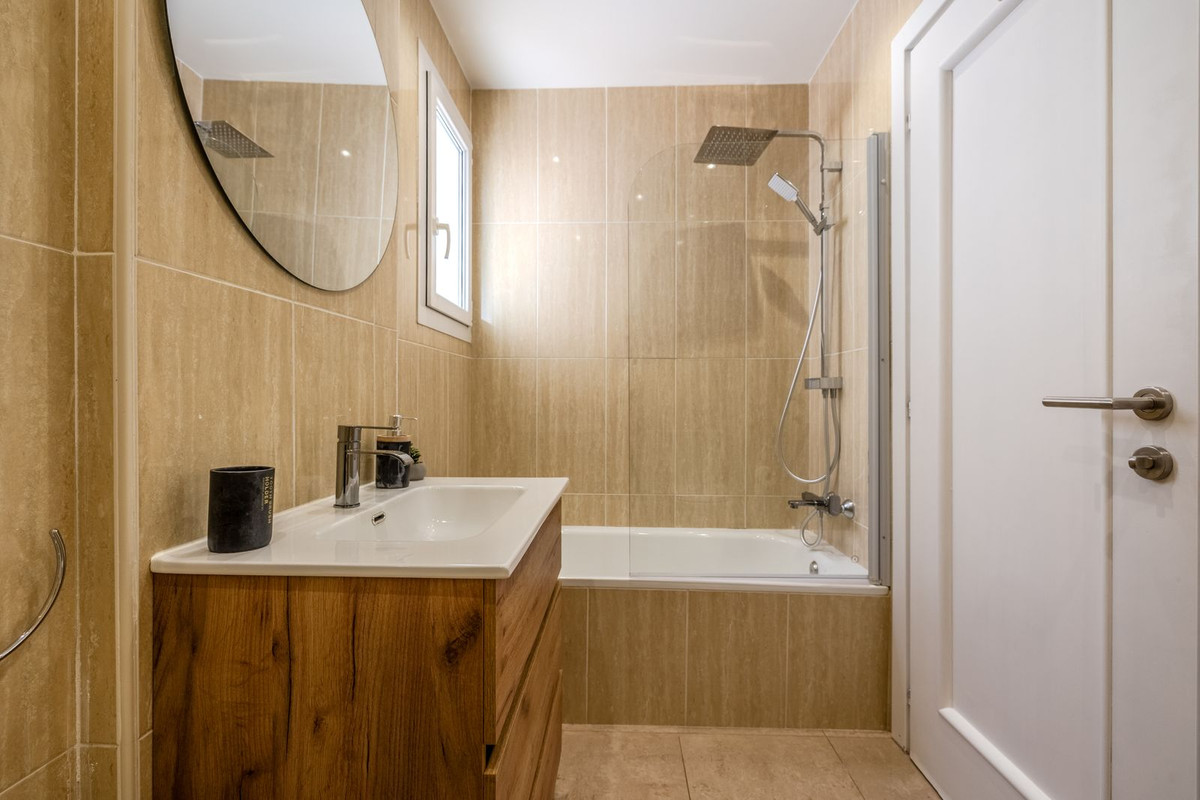 5549fe8352bf0c6b2ce1bdb5ef74b98e - 6