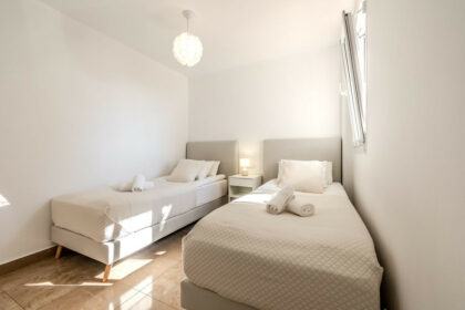 5549fe8352bf0c6b2ce1bdb5ef74b98e - 9