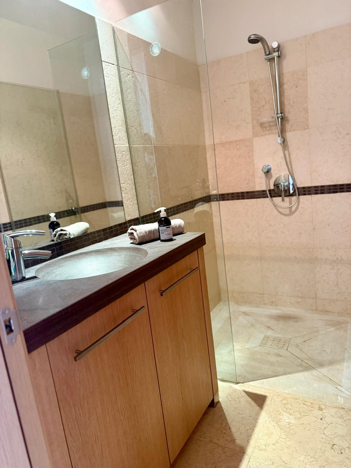 557c2234183a16f13d66288ea2604d26 - 34