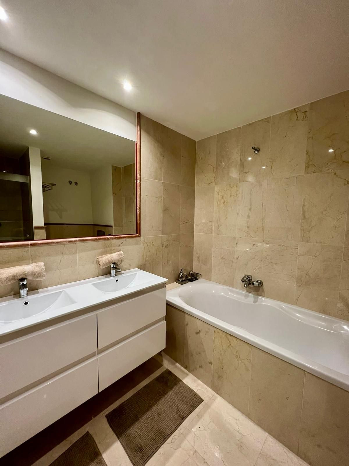 559053d8e4eabb8fc04eec0235bf3d91 - 16