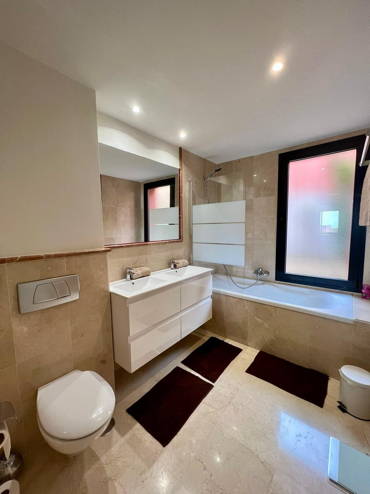 559053d8e4eabb8fc04eec0235bf3d91 - 21