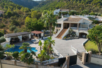 55b90688ab682c9221cab9fddb780f4c - 1