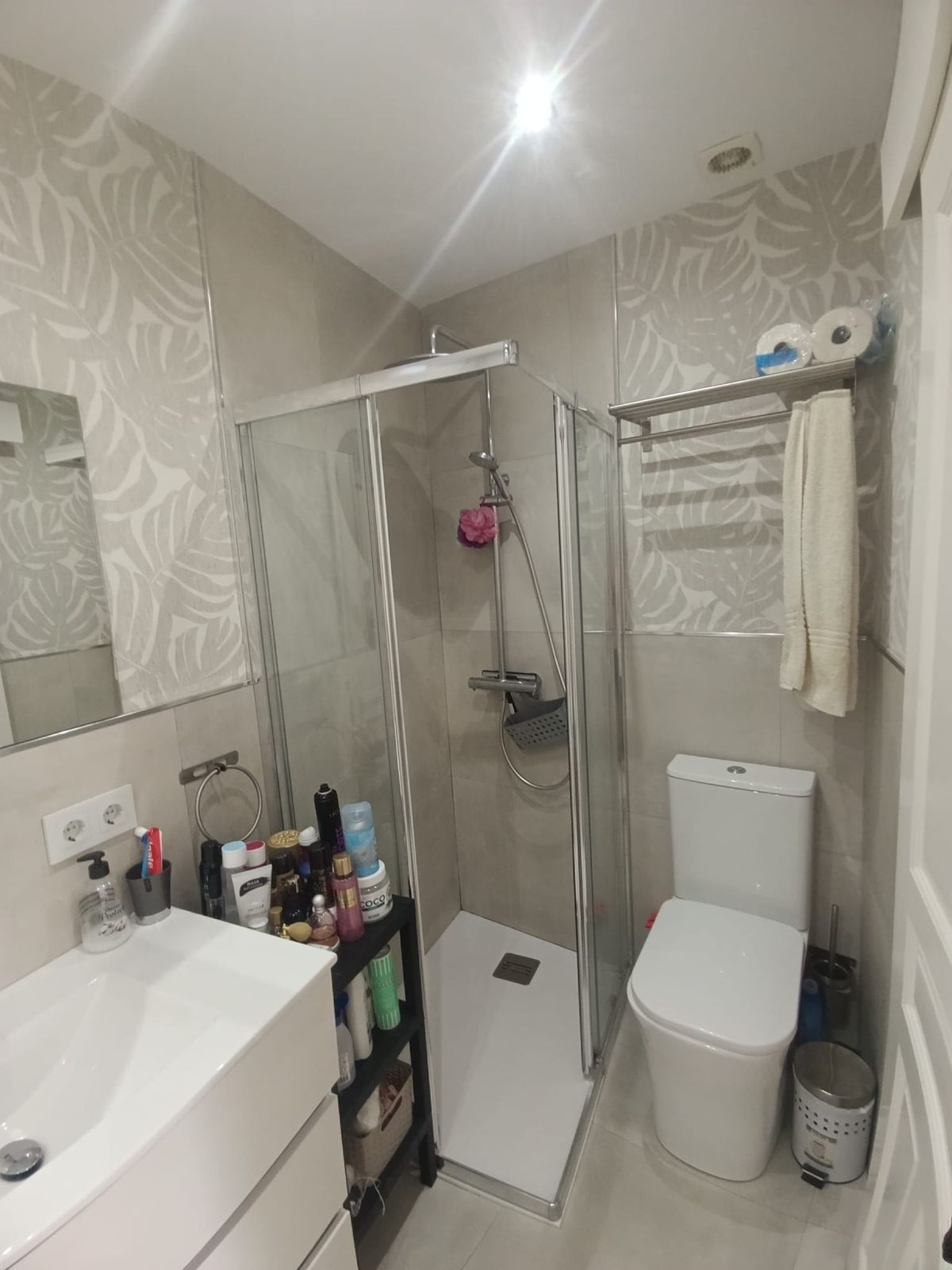 560bb541c9a1014a2a0a78b7a957281c - 13