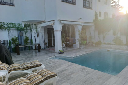 560bb541c9a1014a2a0a78b7a957281c - 19