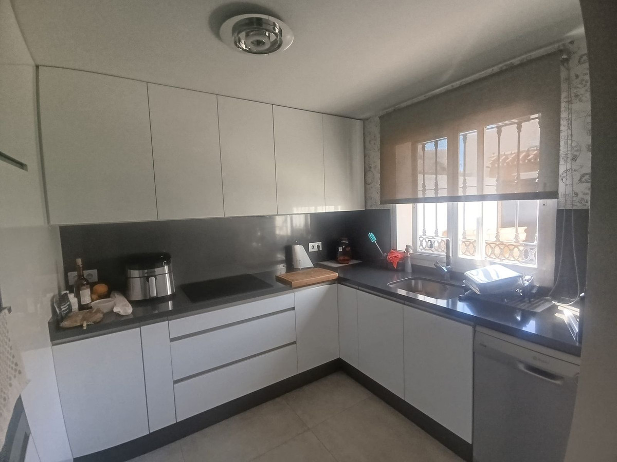 560bb541c9a1014a2a0a78b7a957281c - 2