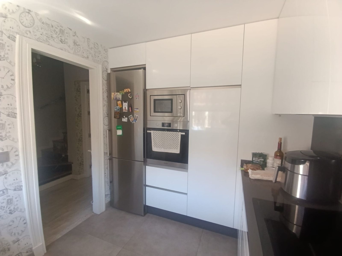 560bb541c9a1014a2a0a78b7a957281c - 20