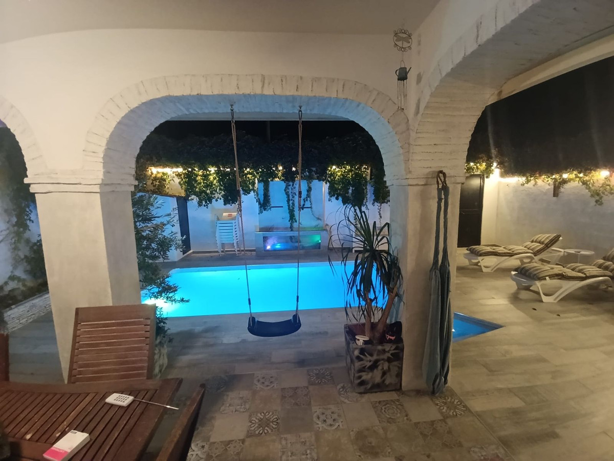 560bb541c9a1014a2a0a78b7a957281c - 3