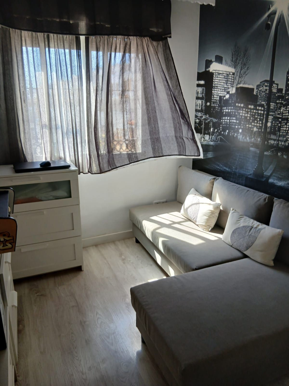 560bb541c9a1014a2a0a78b7a957281c - 33