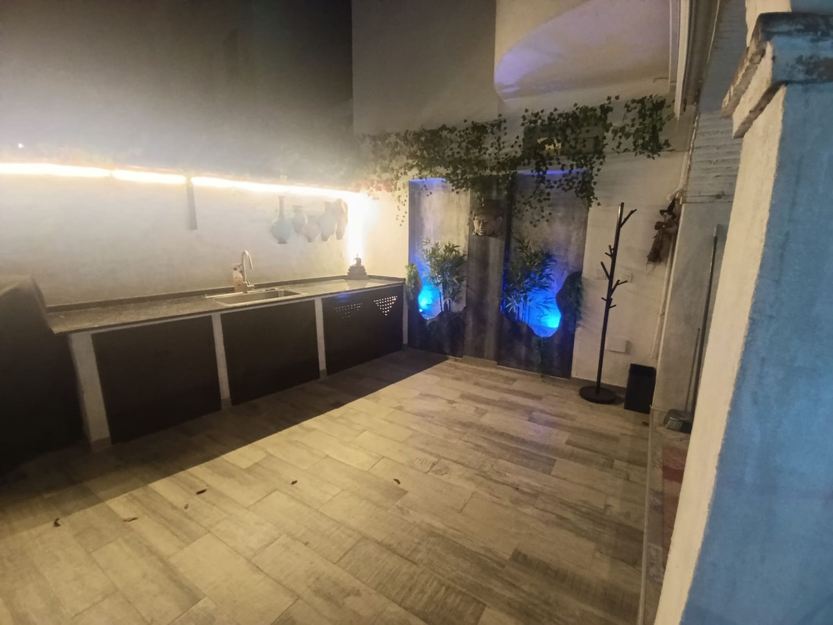 560bb541c9a1014a2a0a78b7a957281c - 7