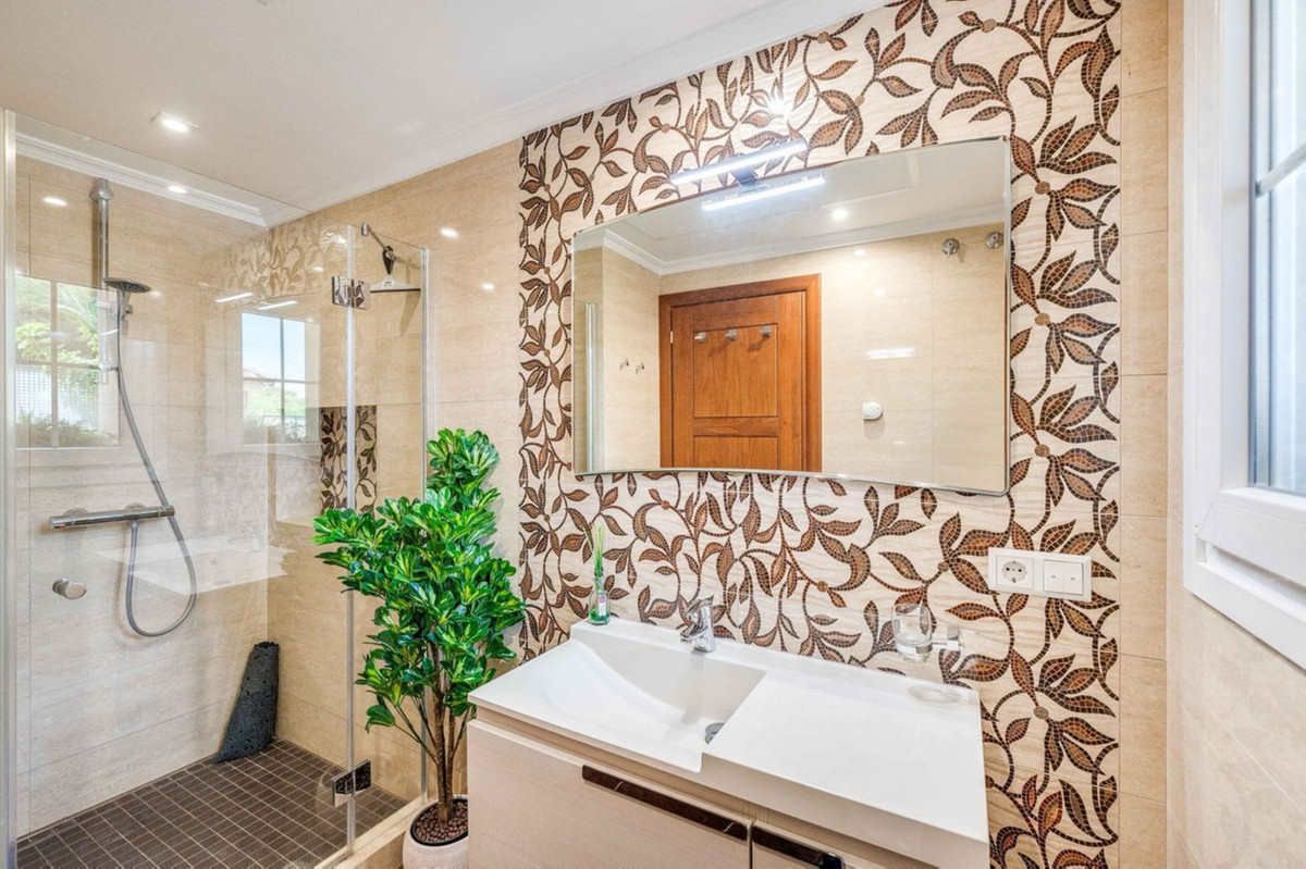 5632d2e8d531df9d89c177538a991d16 - 15