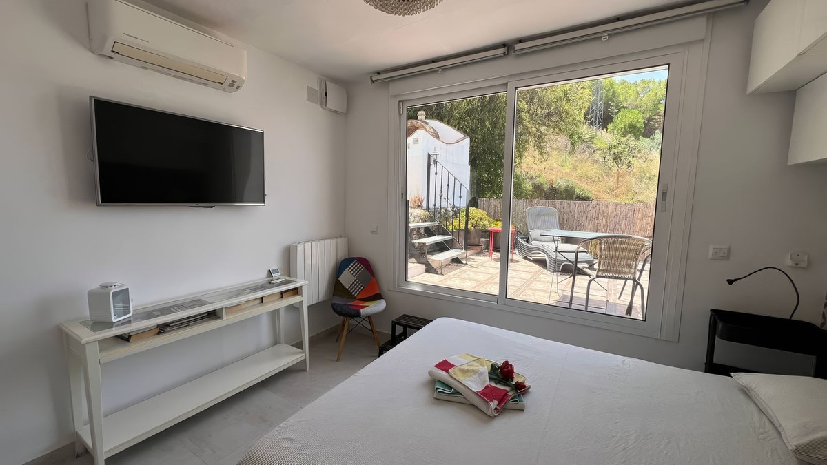 57a5c0107191b6e4c4b0171dbad71d99 - 12