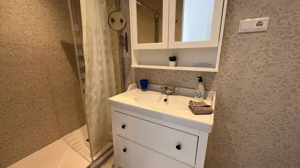 57a5c0107191b6e4c4b0171dbad71d99 - 22