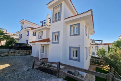 59162ce3adaaee1cc9b0b2b14cb28e1b - 14