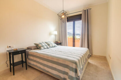 5927210b49e4955bb5d8c6baed75d65d - 18