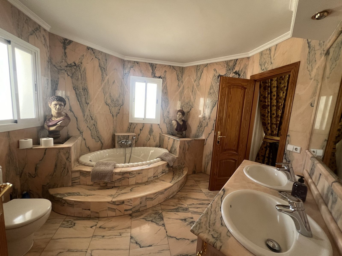 5934c33b61b69ed13681afaf5ef84afc - 16