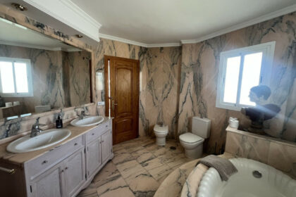 5934c33b61b69ed13681afaf5ef84afc - 18