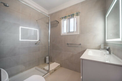 5954d65dbe0b518e5379f1dfe25539e6 - 12