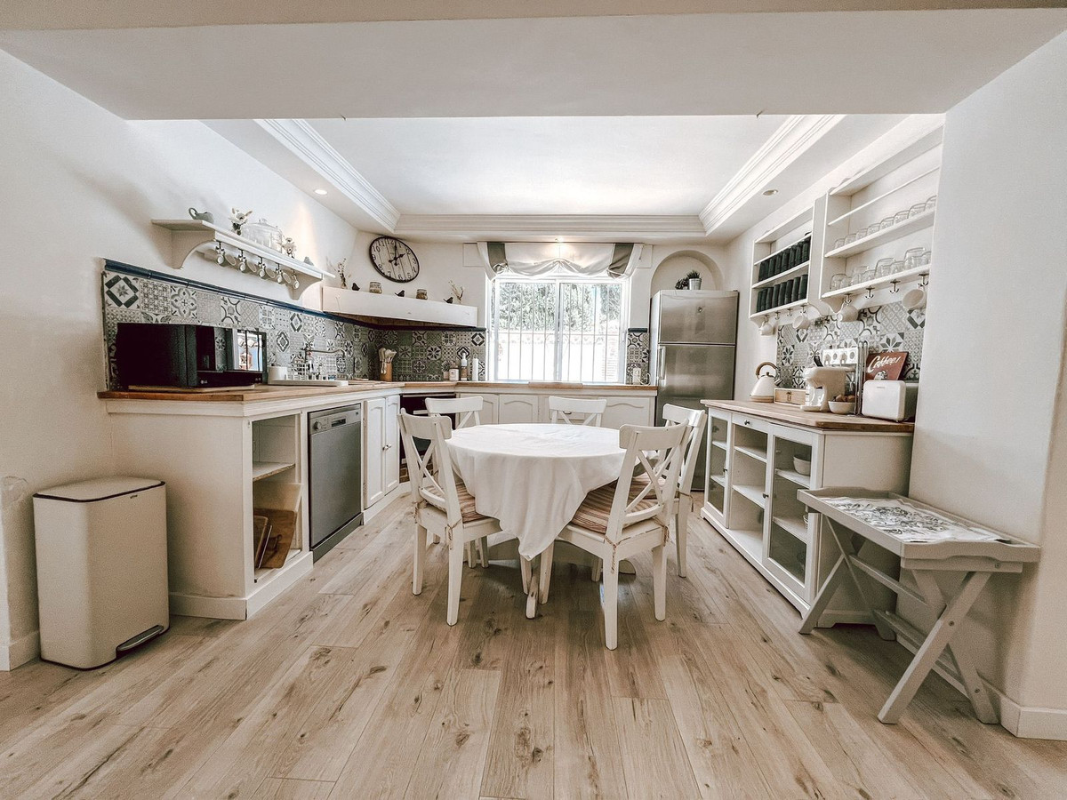 599b6c115ec9dcbe3b4f4b8ccd107d8e - 10