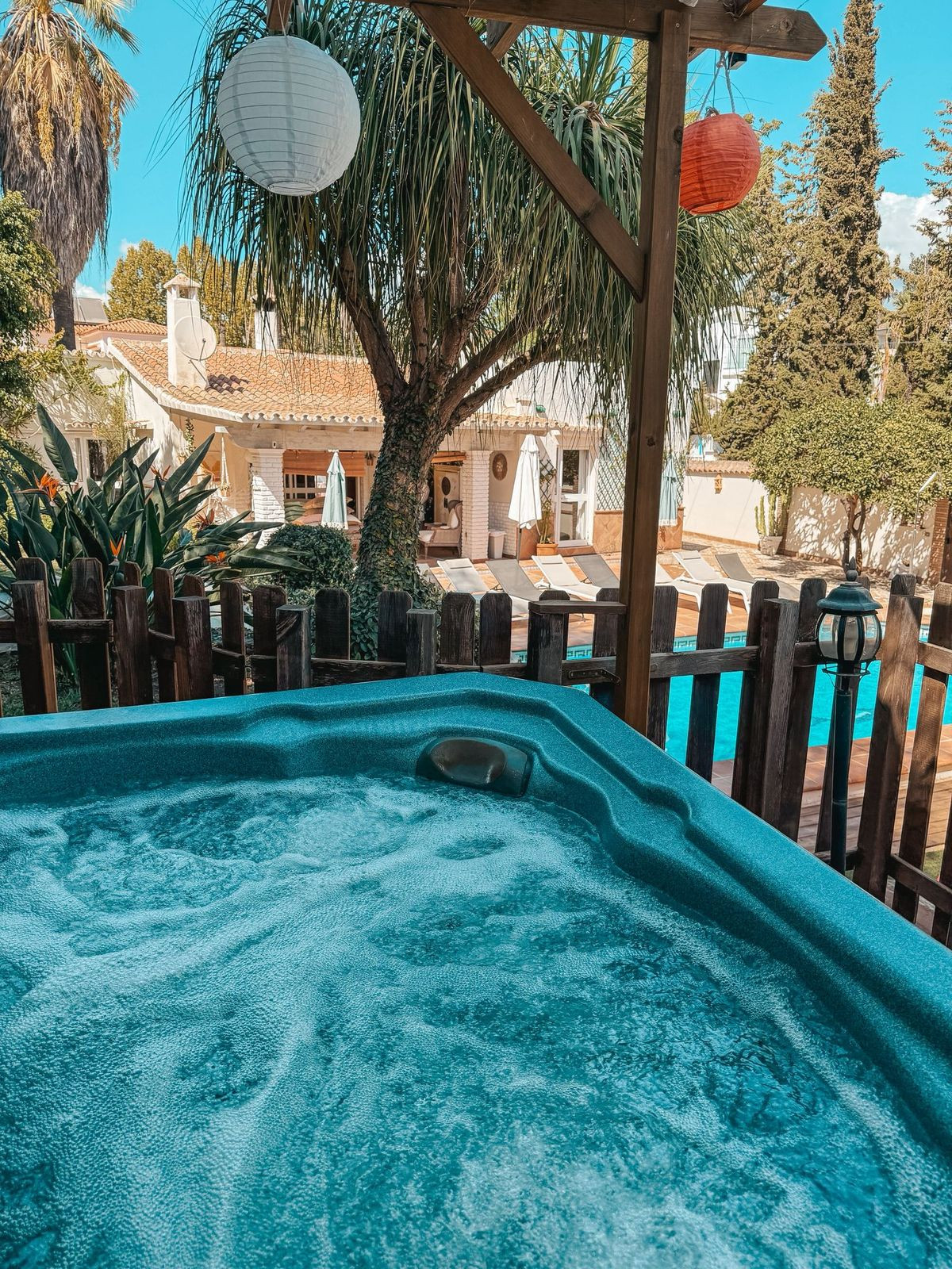 599b6c115ec9dcbe3b4f4b8ccd107d8e - 12